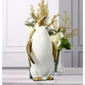 1 Port 68 Neiman Marcus
Penguin Objects Decor Ceramic/ New